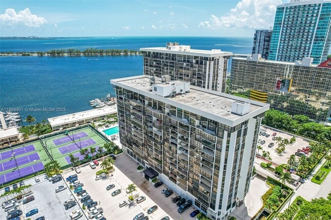 Building Photo - 1915 Brickell Ave