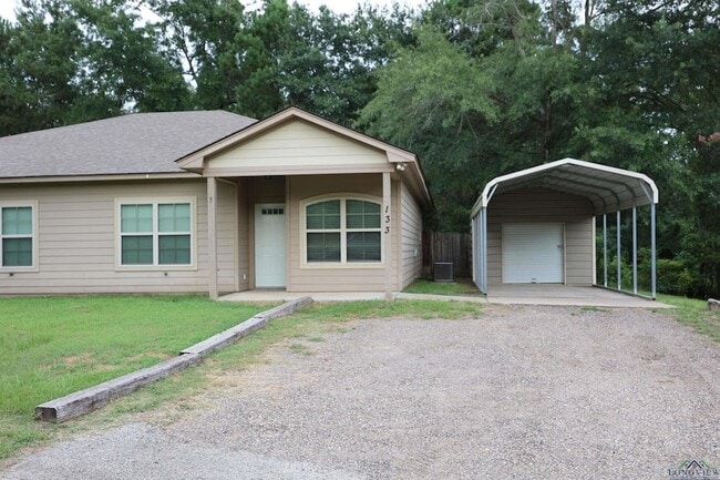 Building Photo - 111 Summer Creek Dr
