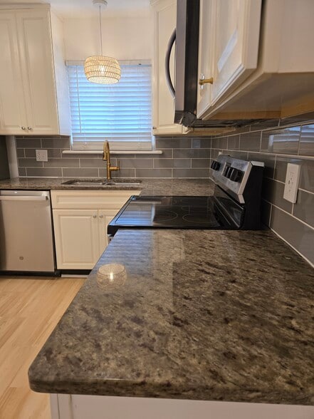 Building Photo - 2515 Arkansas Ave