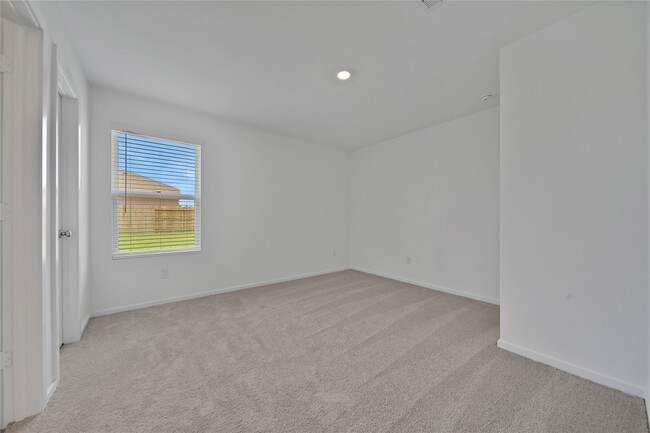 Building Photo - 16522 Ithaca Pheasant Dr