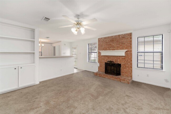 Building Photo - 13834 Trumpetvine St