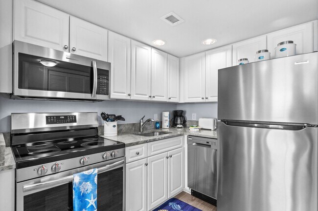 Building Photo - 2411 S Ocean Blvd