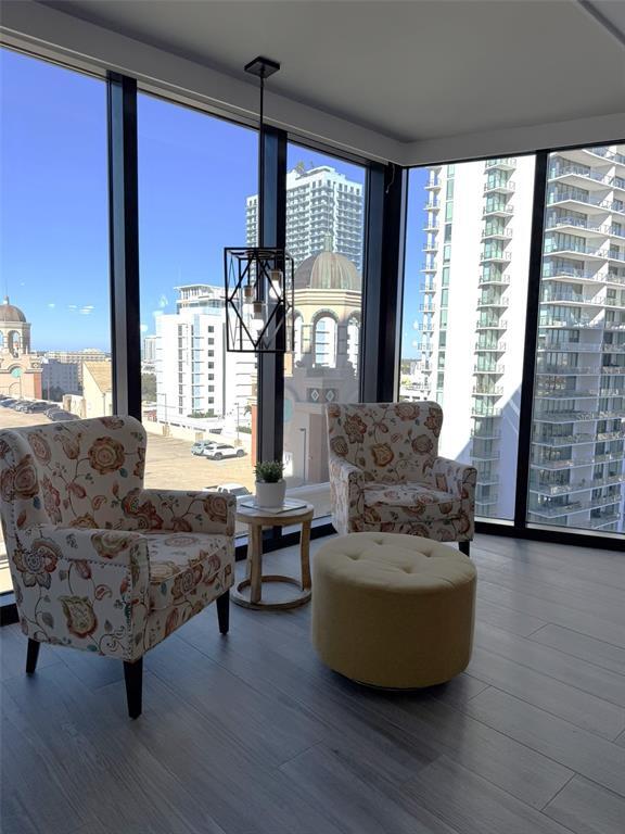 Building Photo - 1 Beach Dr SE