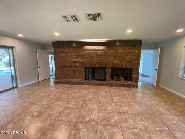 Building Photo - 1 Arrowhead Dr