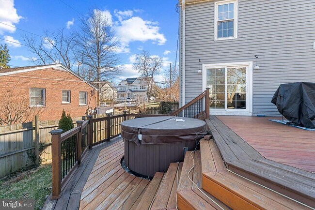 Building Photo - 3100 Franklin St