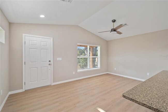 Building Photo - 519 SW 19th Ave