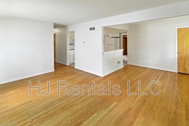 Building Photo - 160 St Benedict Ln