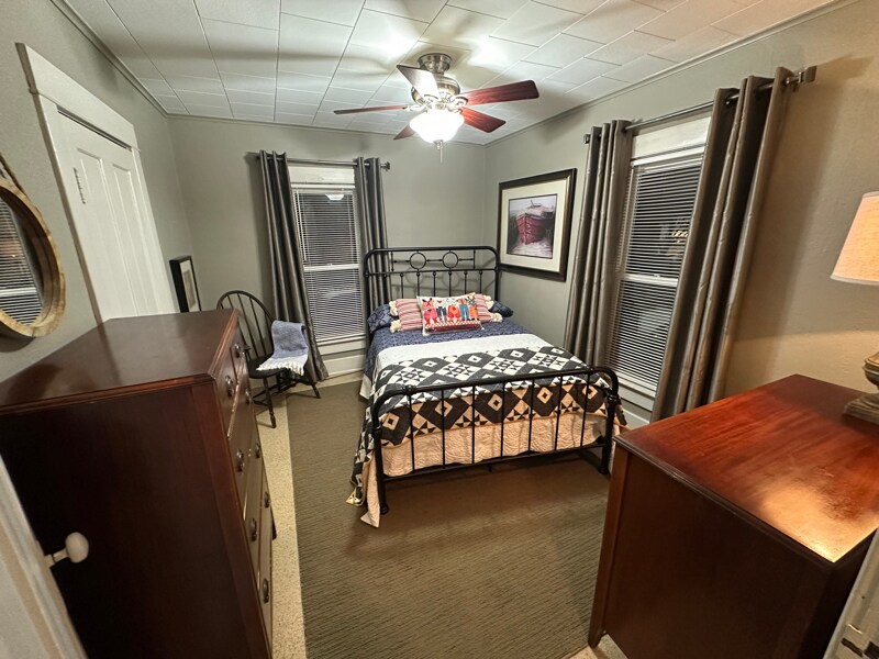 Building Photo - 105 S Park Ave