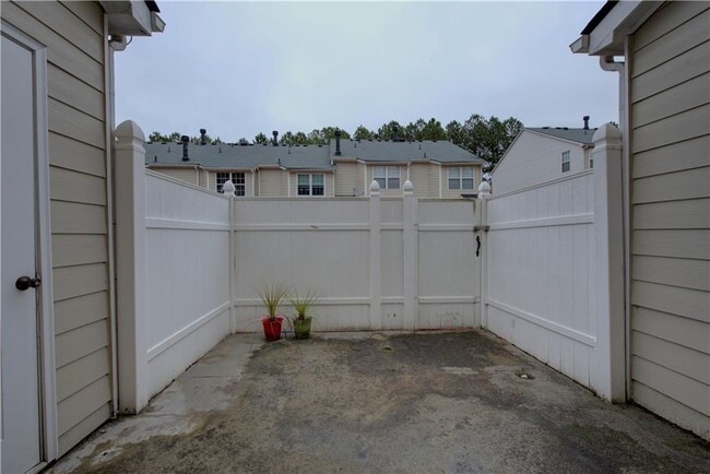 Building Photo - 3283 Hidden Cove Cir NW