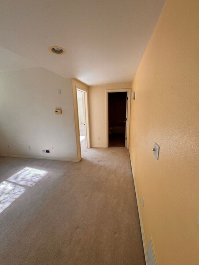 Building Photo - 10100 Zermatt Cir