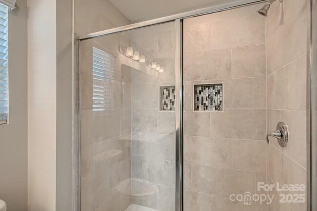 Building Photo - 170 Fairfield Dr