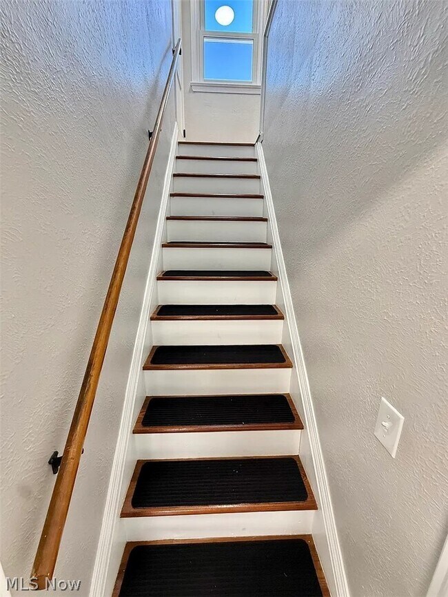 Building Photo - 6903 Luelda Ave