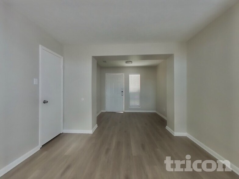 Building Photo - 14907 Englebrook Dr