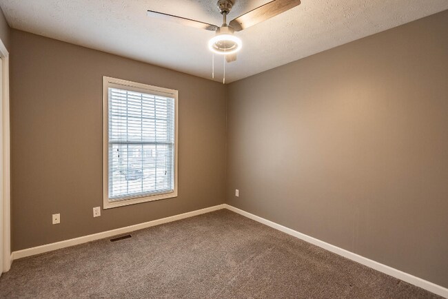 Building Photo - 3360 S Oaklawn Cir