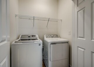 Building Photo - 2745 Cook Cir