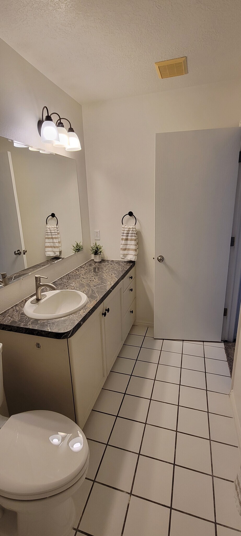 Building Photo - 545 W 600 N