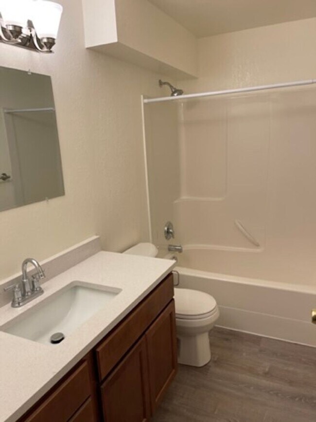 Building Photo - 4 Bedroom Duplex