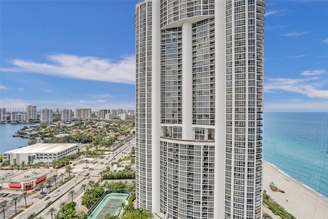 Building Photo - 18101 Collins Ave