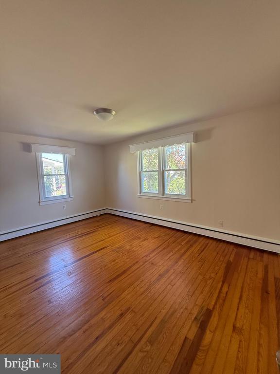 Building Photo - 272 Elm Ave