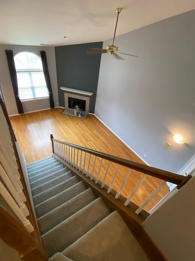 Building Photo - 5S510 Scots Dr