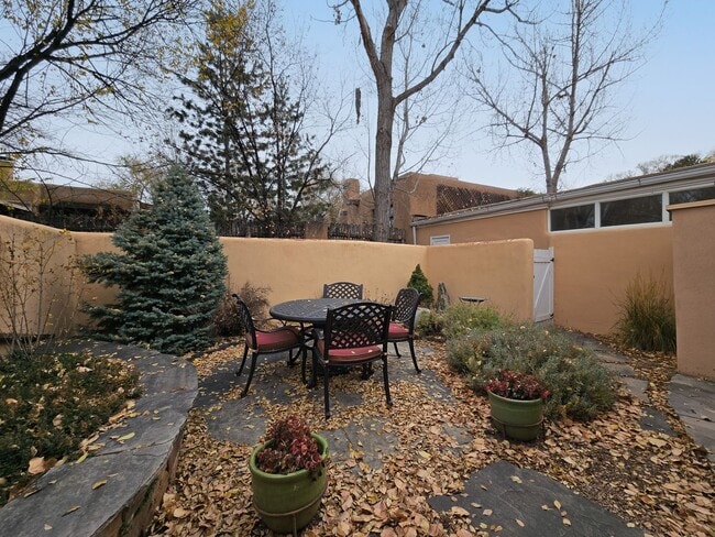 Building Photo - 113 Camino Escondido