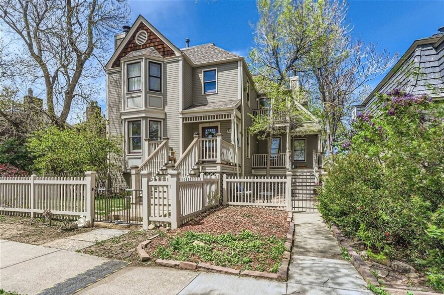 Primary Photo - 2135 Spruce St