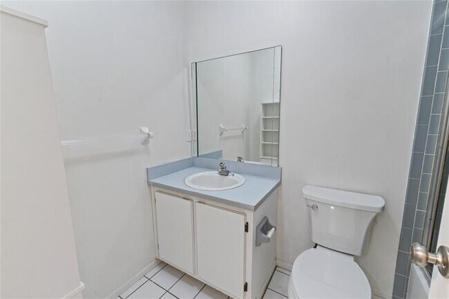 Building Photo - 6131 SW 42nd Ct