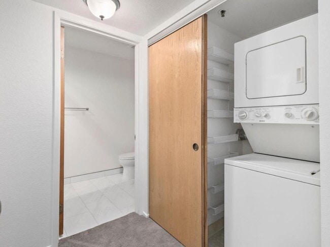 Building Photo - 1 Laurel St