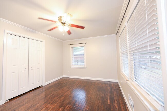 Building Photo - 522 N 25th St