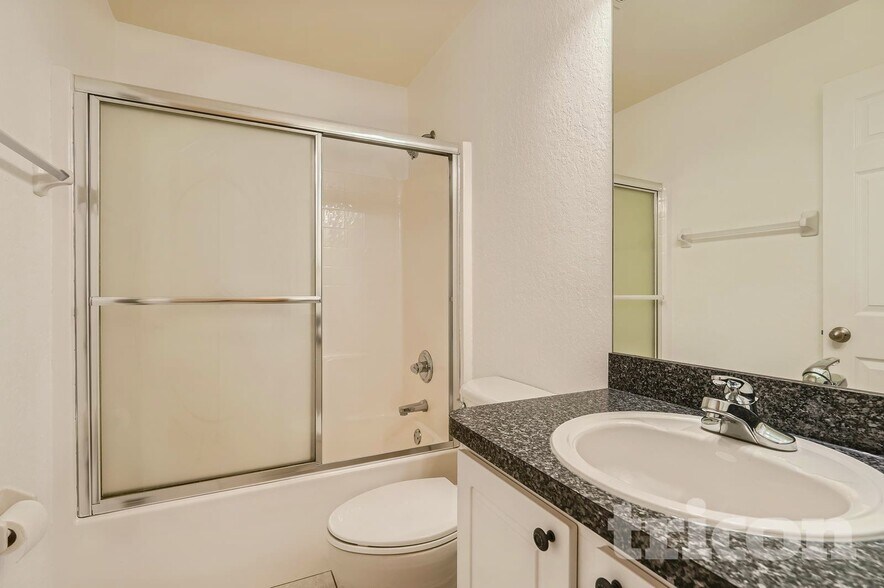 Building Photo - 2334 Danforth Rd