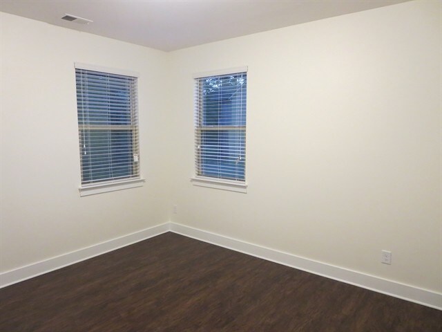 Building Photo - 1080 Adams Haven Bend