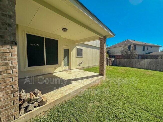 Building Photo - 320 Peanut Dr