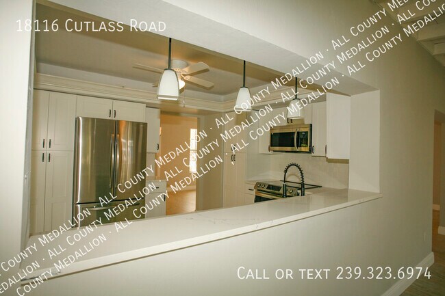 Building Photo - Fort Myers Beach Sailboat Access Home in t...