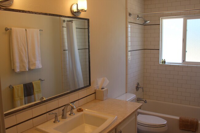 2nd bathroom - 1077 Valley View St