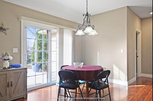 Building Photo - 1908 Lasso Cir