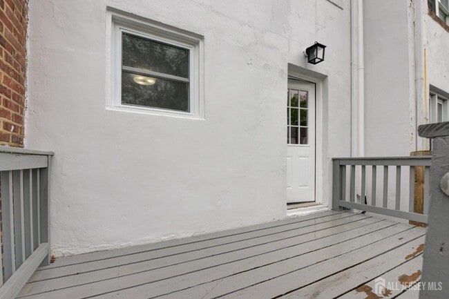 Building Photo - 19 Roosevelt Ct