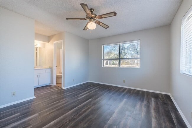 Building Photo - 601 Osage Dr