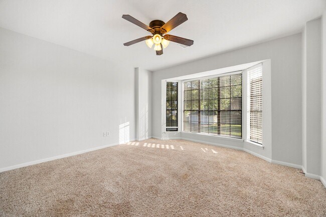 Building Photo - 15526 Cabildo Dr