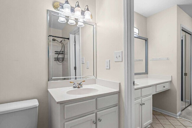 Building Photo - 3115 Pine Heights Dr NE