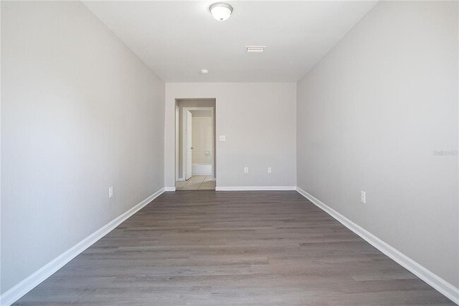 Building Photo - 1205 Ave F