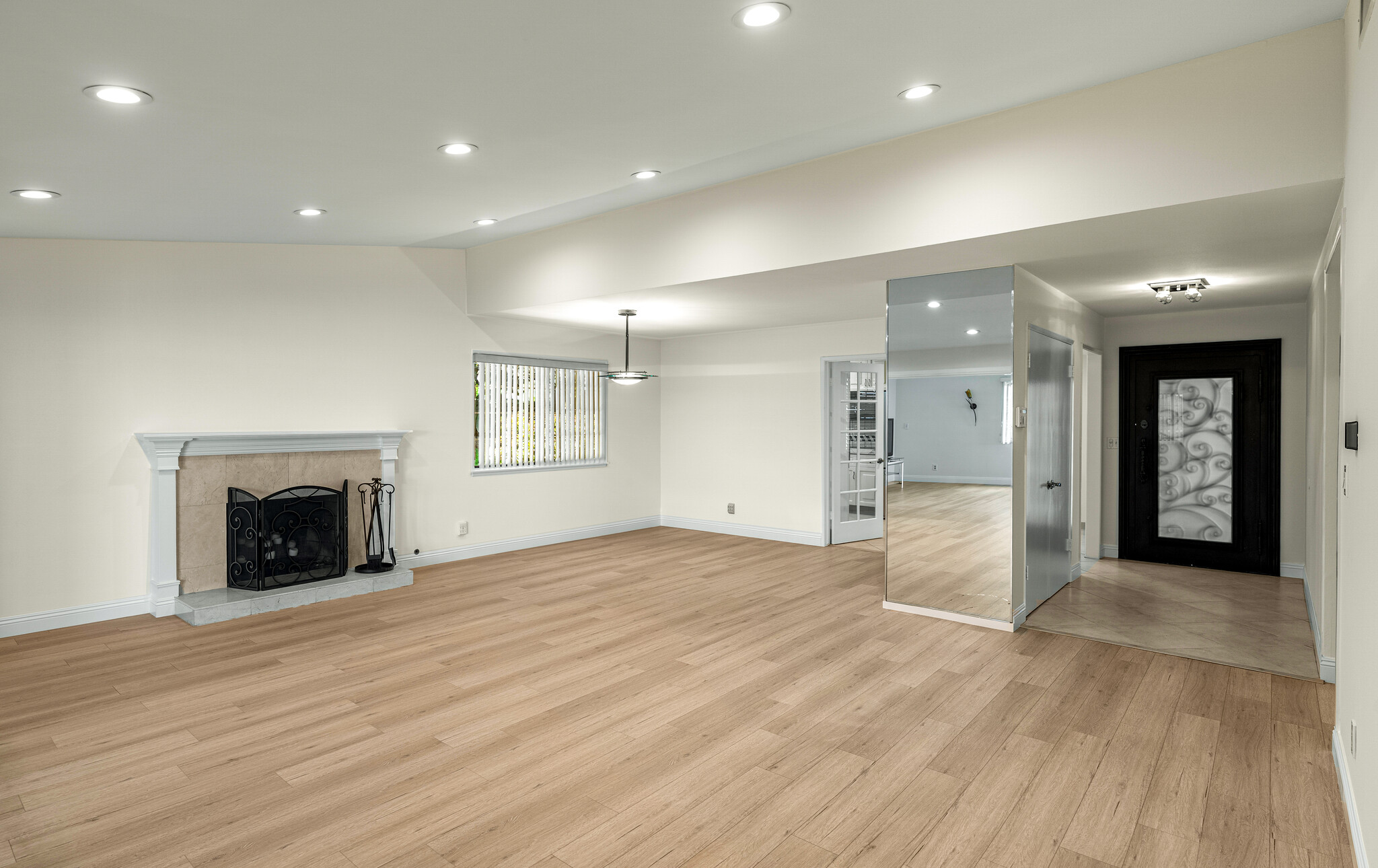 Building Photo - 817 Malone Dr