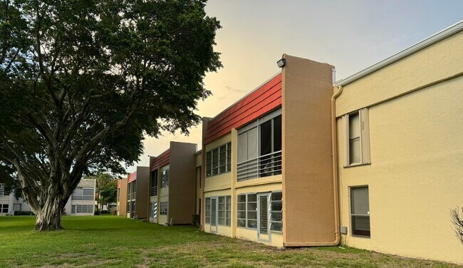 Building Photo - 2800 Fiore Way