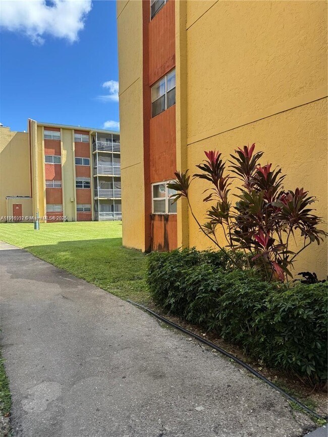 Building Photo - 3710 NW 21st St