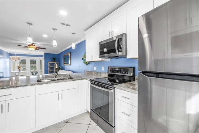 Building Photo - 9224 Mission Oaks Blvd