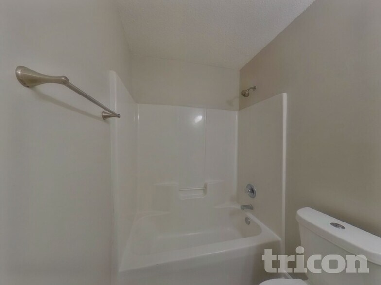 Building Photo - 208 Denby Cir