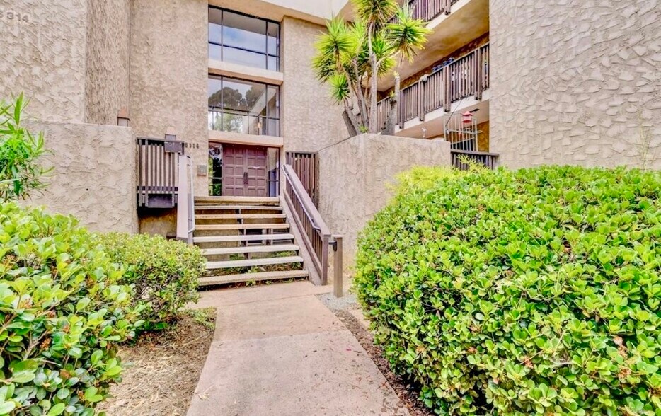 Building Photo - 6314 Friars Rd