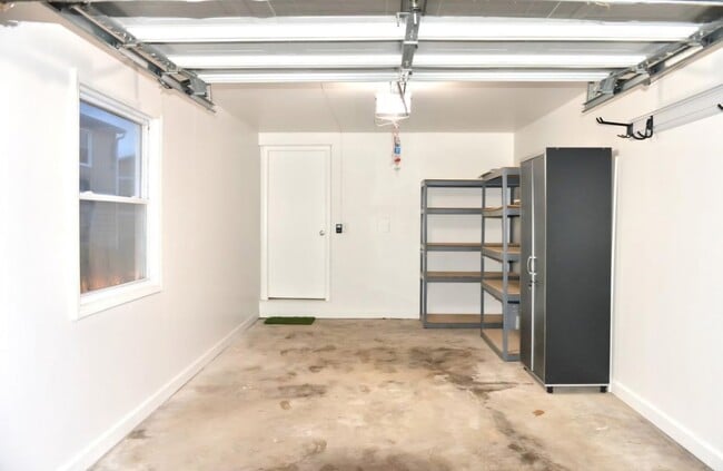 Building Photo - 7935 163rd Ct
