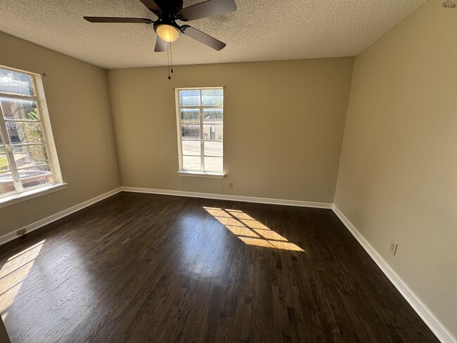 Building Photo - 3701 Southmoor Ln