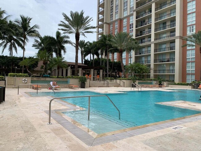 Building Photo - 550 Okeechobee Blvd