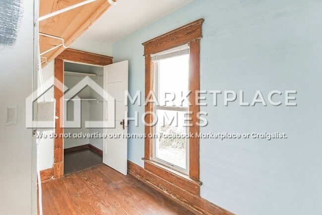 Building Photo - 5202 E State Rd 42